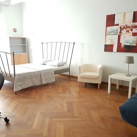 Errathens Pine Red And Taupe - Athens Center Apartment Ngoại thất bức ảnh