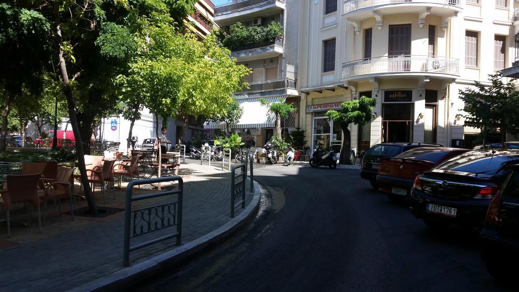 Errathens Pine Red And Taupe - Athens Center Apartment Ngoại thất bức ảnh