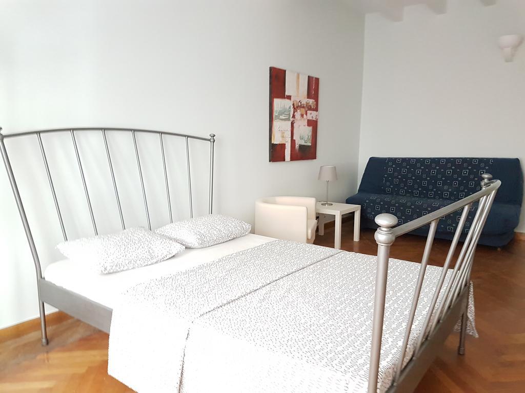 Errathens Pine Red And Taupe - Athens Center Apartment Ngoại thất bức ảnh