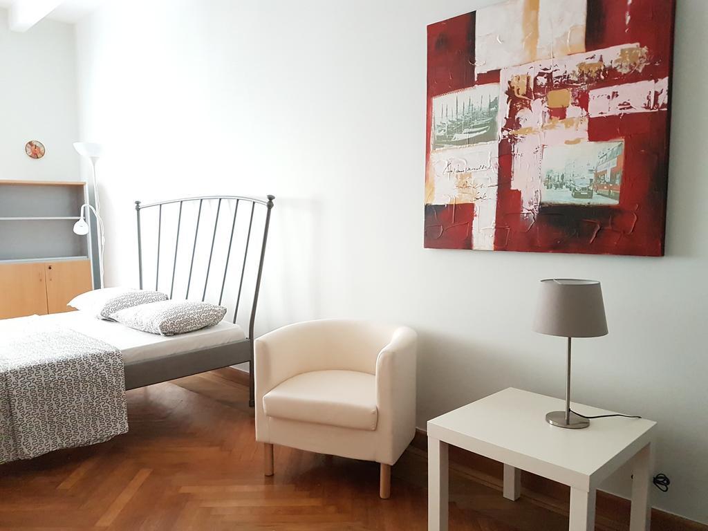 Errathens Pine Red And Taupe - Athens Center Apartment Ngoại thất bức ảnh