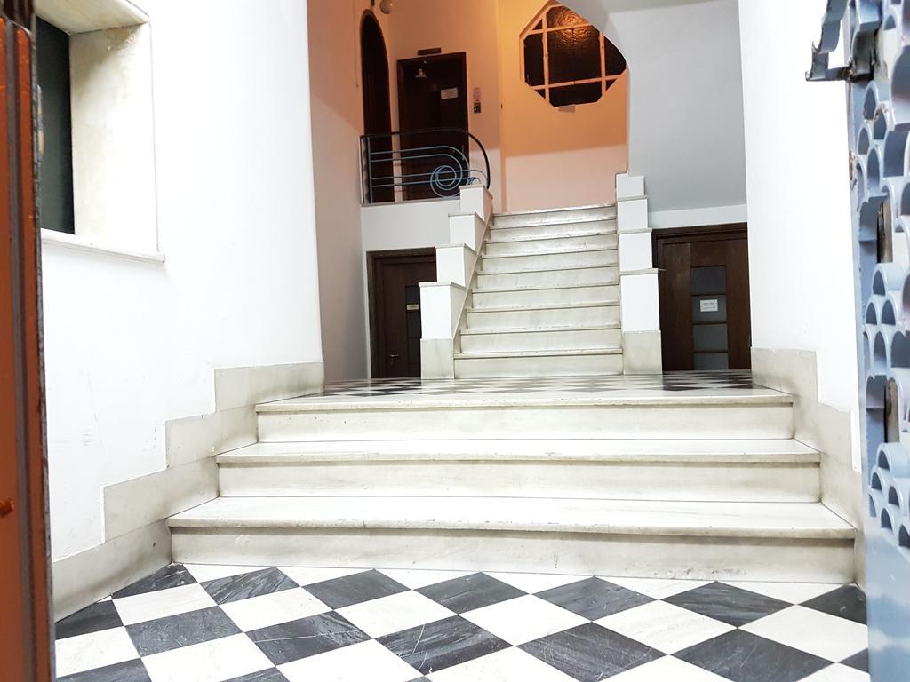 Errathens Pine Red And Taupe - Athens Center Apartment Ngoại thất bức ảnh
