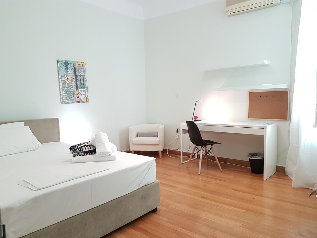 Errathens Pine Red And Taupe - Athens Center Apartment Ngoại thất bức ảnh