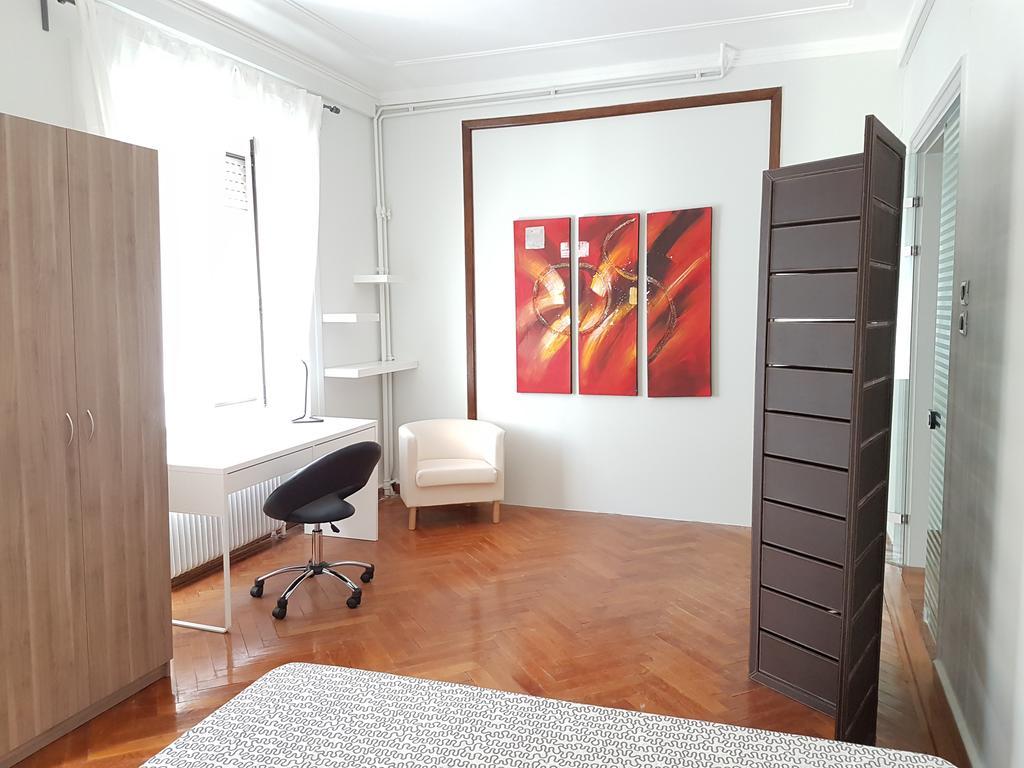 Errathens Pine Red And Taupe - Athens Center Apartment Ngoại thất bức ảnh