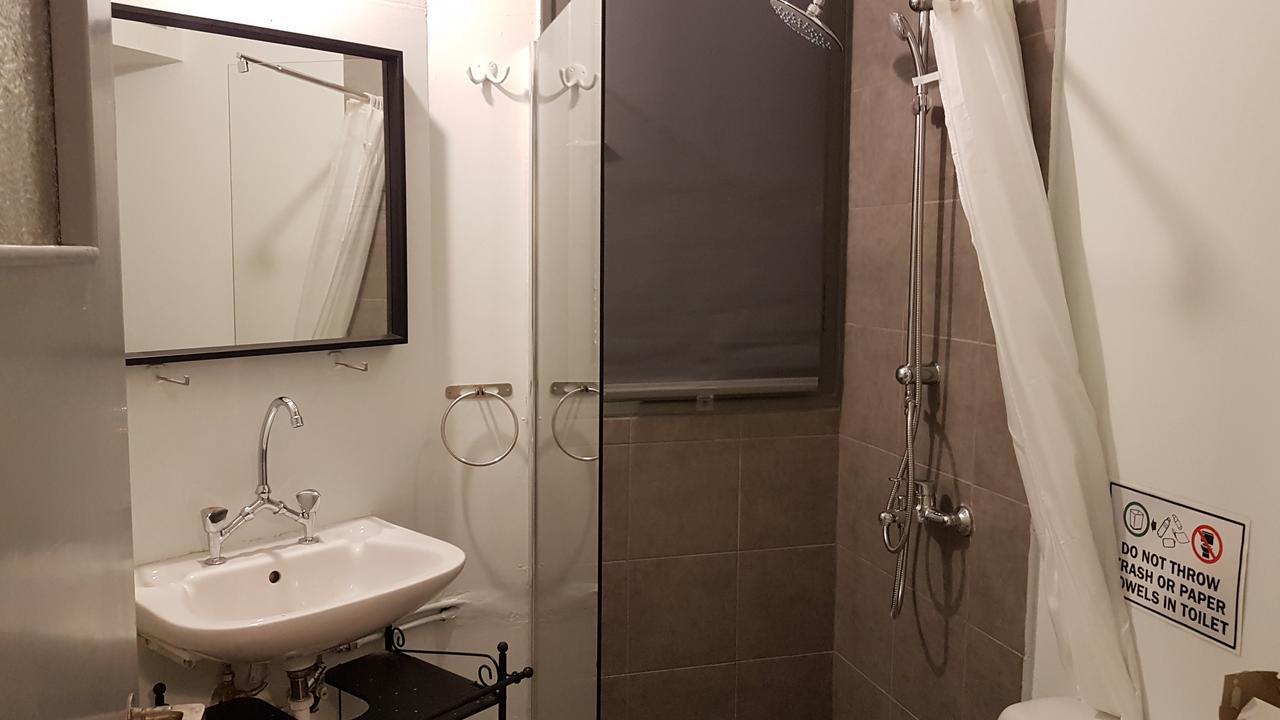 Errathens Pine Red And Taupe - Athens Center Apartment Ngoại thất bức ảnh